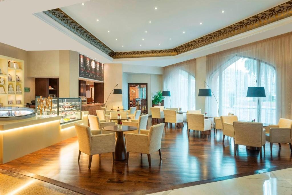 Курортный отель Sheraton Abu Dhabi Hotel & Resort, Абу-Даби