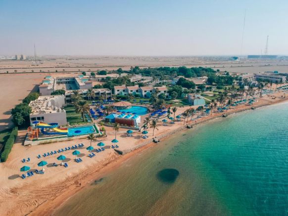 Курортный отель Bin Majid Beach Resort