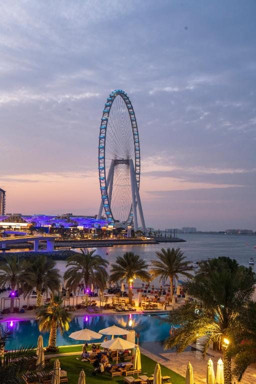 Курортный отель DoubleTree by Hilton Dubai Jumeirah Beach, Дубай