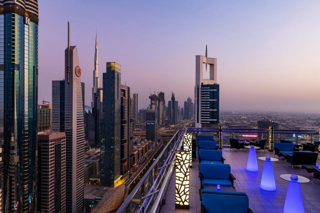 Апарт-отель Four Points by Sheraton Sheikh Zayed Road, Дубай