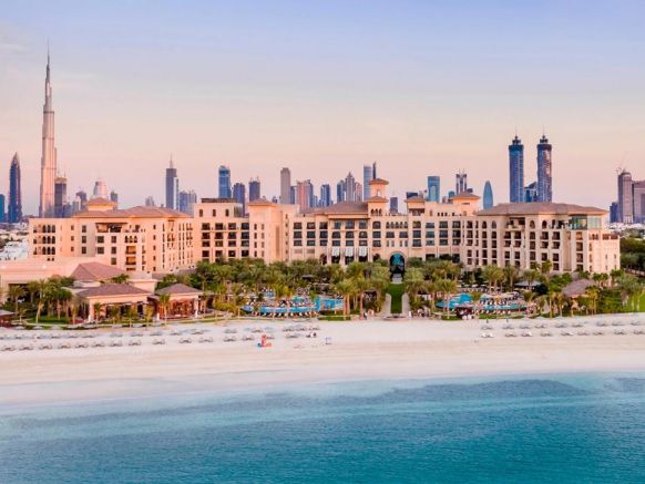 Курортный отель Four Seasons Resort Dubai at Jumeirah Beach