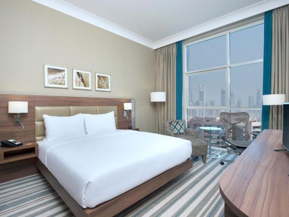 Отель Hilton Garden Inn Dubai Al Mina, Дубай