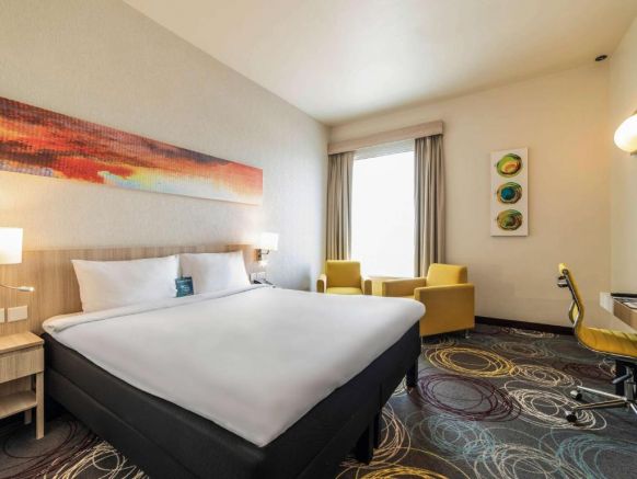 Отель Ibis Styles Dragon Mart Dubai
