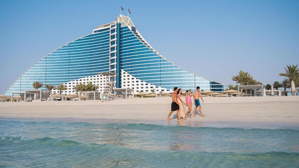 Курортный отель Jumeirah Beach Hotel, Дубай