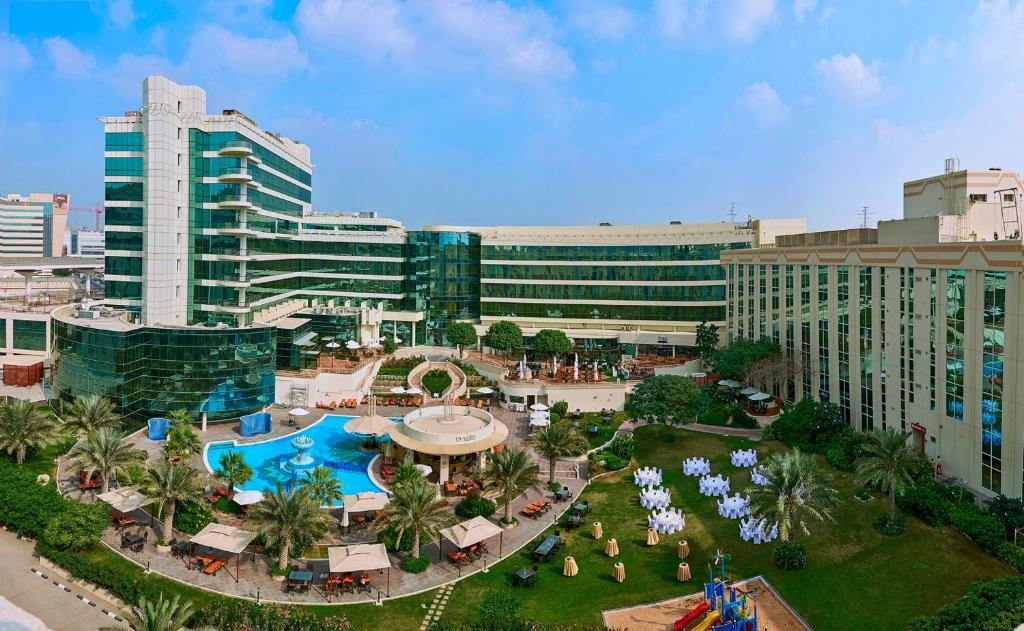 Отель Millennium Dubai Airport Hotel, Дубай