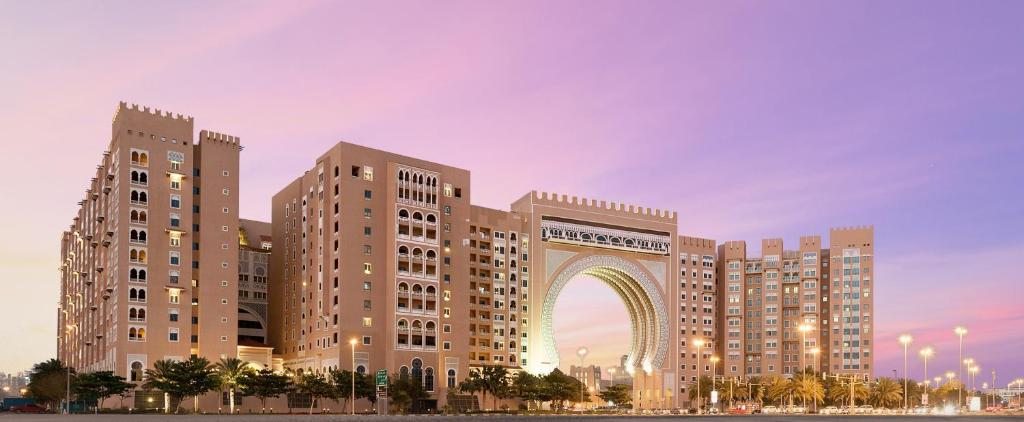 Отель Mövenpick Hotel Ibn Battuta Gate, Дубай