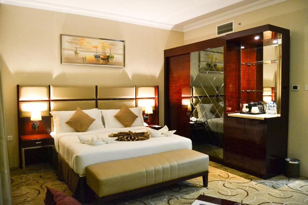 Отель Al Salam Grand Hotel, Шарджа