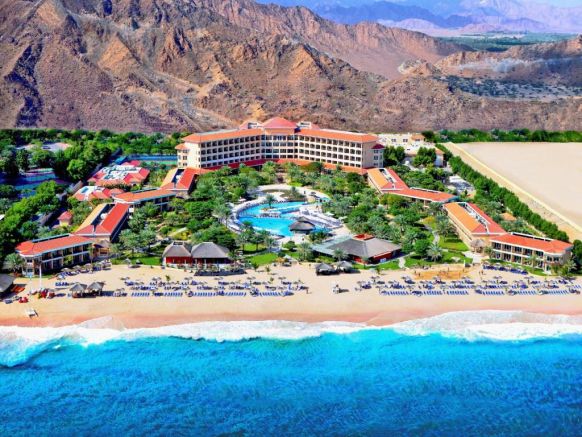 Курортный отель Fujairah Rotana Resort & Spa - Al Aqah Beach