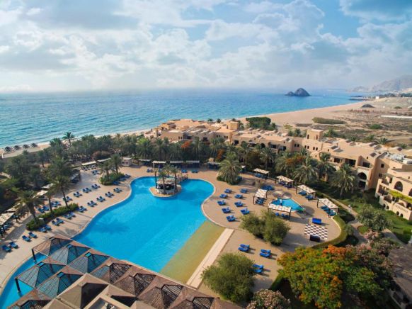 Курортный отель Miramar Al Aqah Beach Resort