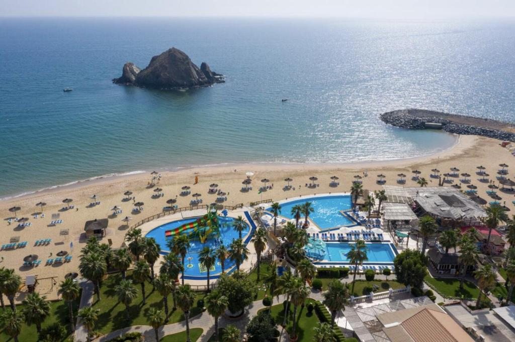 Курортный отель Sandy Beach Hotel & Resort, Аль-Ака