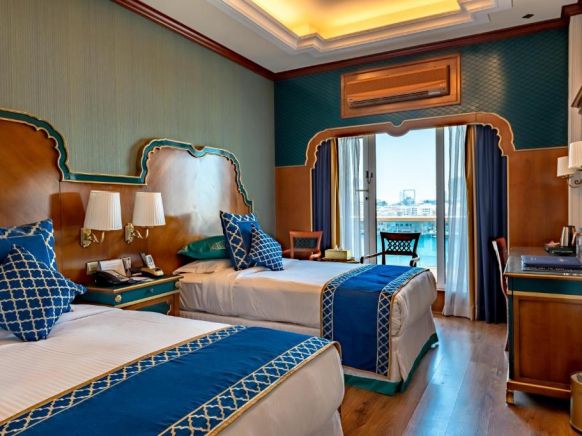 Отель Riviera Hotel, Дубай
