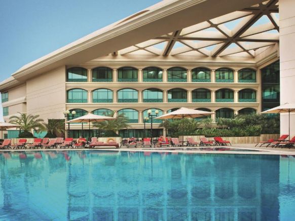 Отель Roda Al Bustan Hotel