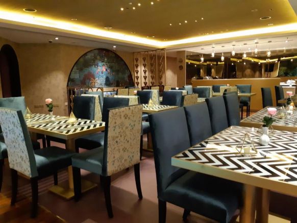 Отель Sun & Sky Al Rigga Hotel