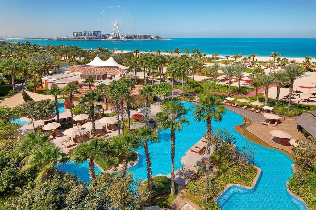 Курортный отель The Ritz-Carlton, Dubai, Дубай
