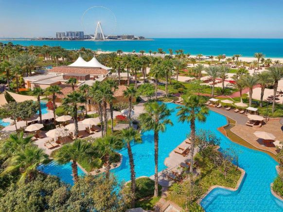 Курортный отель The Ritz-Carlton, Dubai, Дубай