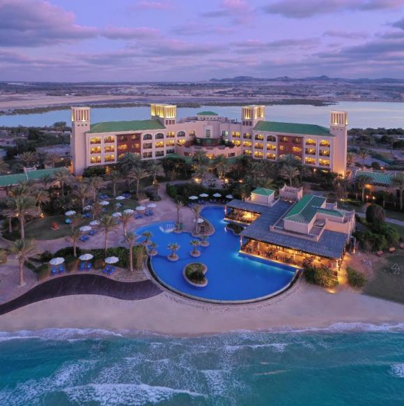Курортный отель Anantara Desert Islands Resort & Spa