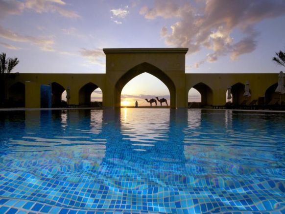 Курортный отель Tilal Liwa Hotel - Madinat Zayed, Мадинат-Заид