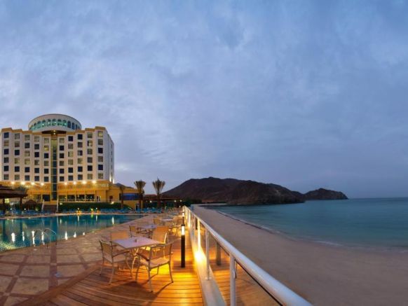Курортный отель Oceanic Khorfakkan Resort & Spa