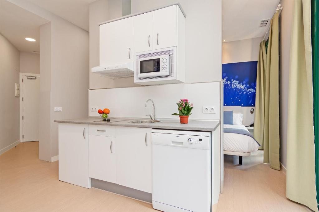 Apartamentos Blume Cruz, Мадрид