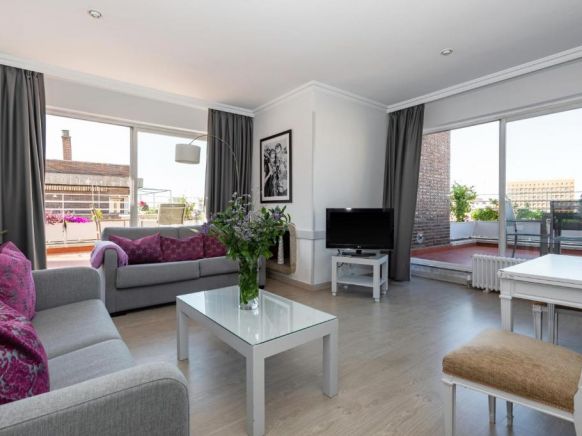 Apartamentos Los Jerónimos