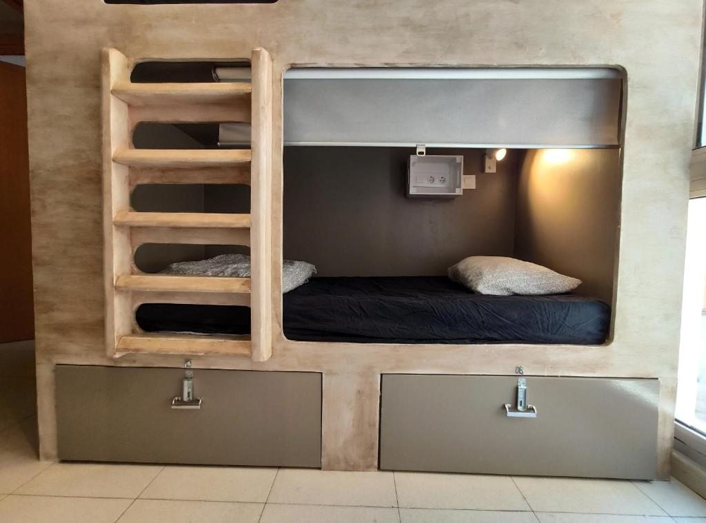 Hostel One Sants, Барселона