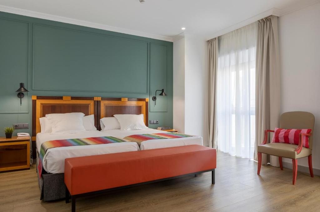 Hotel Don Curro, Малага