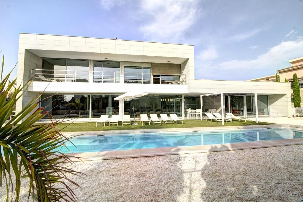 Beach & Golf Luxury Villa Alicante, Аликанте