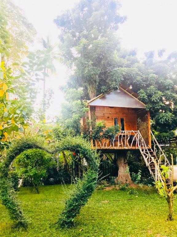 Phu Quoc Sen Lodge Bungalow Village, Дуонг-Донг