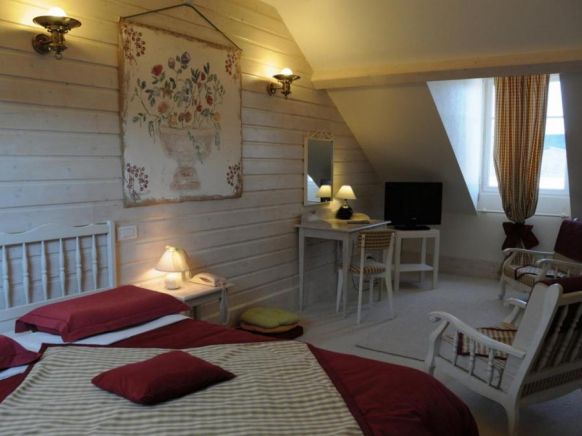 Hotel Vendome, Тур