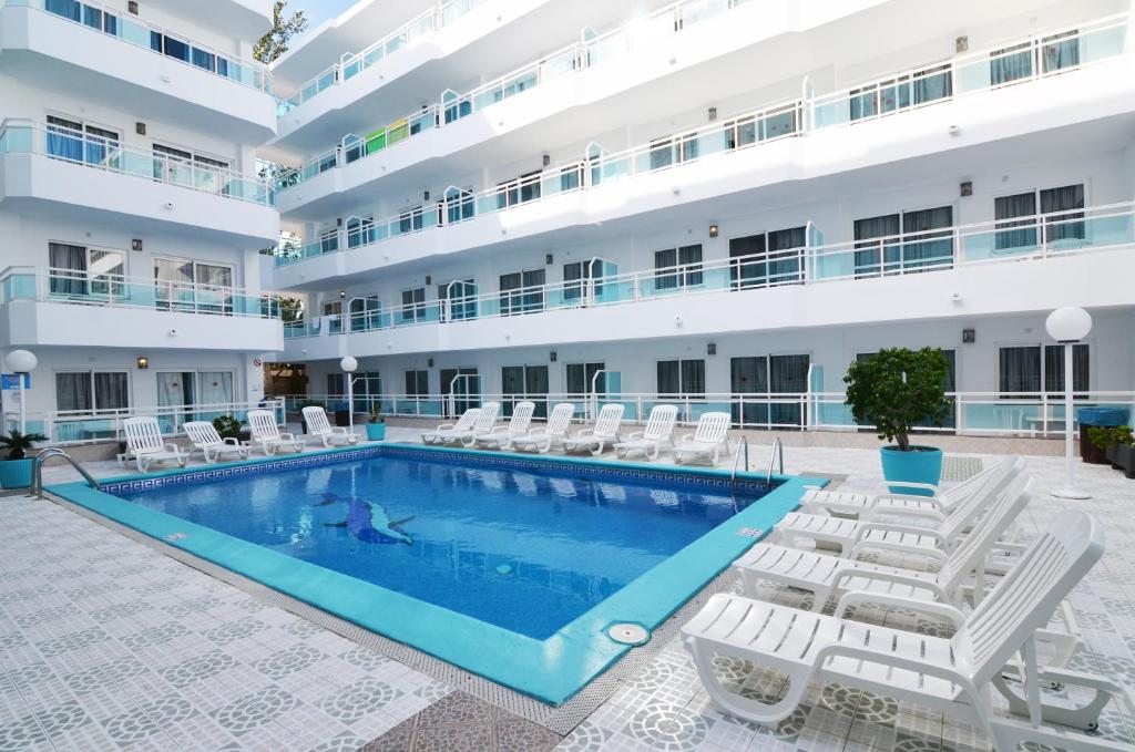 Apartamentos Playa Sol I, Ибица