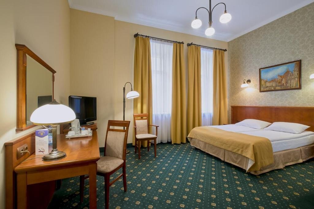 Hotel Hetman, Варшава
