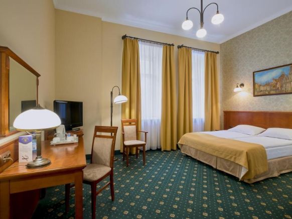 Hotel Hetman, Варшава