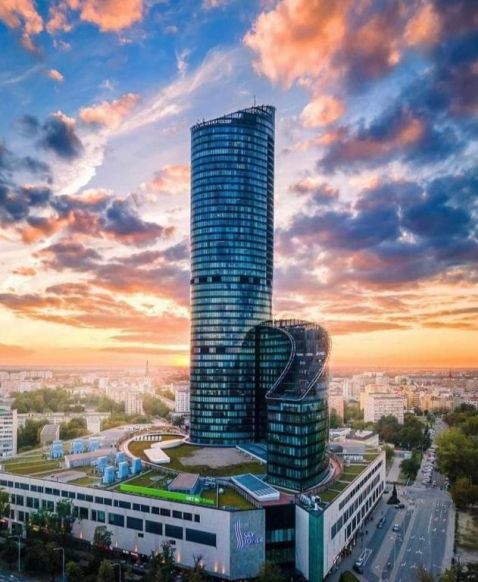 Avesa Luxury Apartments in Sky Tower, Вроцлав