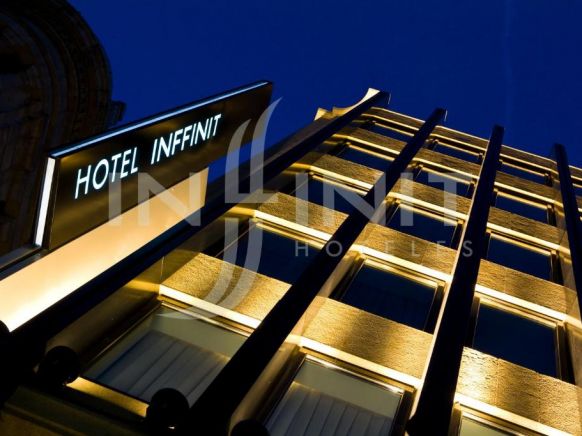 Hotel Inffinit, Виго