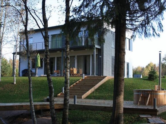 Villa Saskia, Отепя