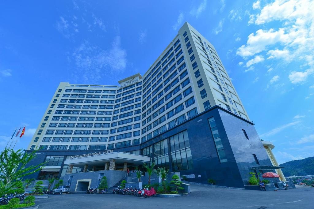 Отель Aristo International Hotel, Лаокай