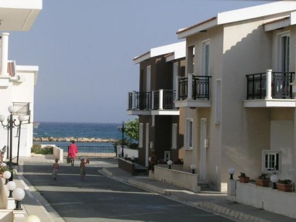 Philippou Beach Villas & Apartments, Ларнака