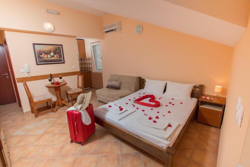 Adzic Apartments, Будва