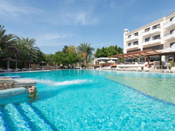 Paphos Gardens Holiday Resort, Пафос