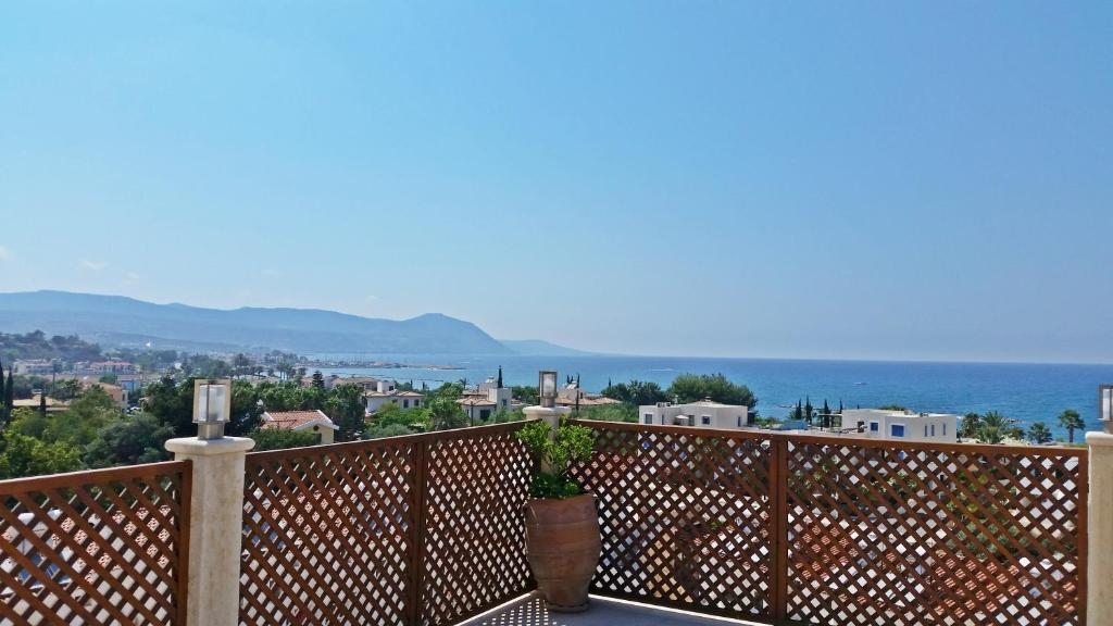 Acropolis Sea View Villa, Полис