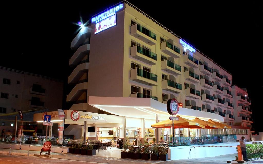 Kapetanios Bay Hotel, Протарас