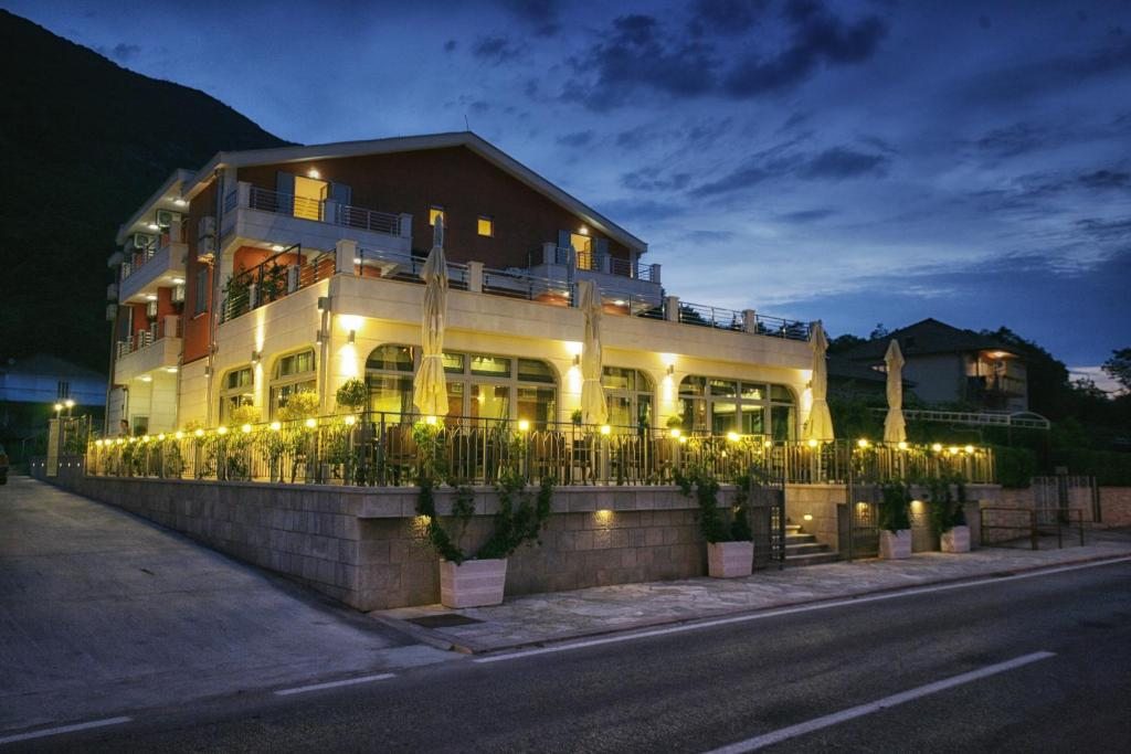 Hotel Ellena, Херцег-Нови