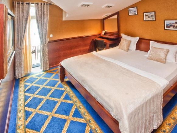 Rooms & Apartments Villa Romantica