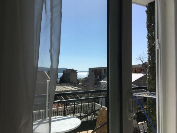 Sunshine Apartments