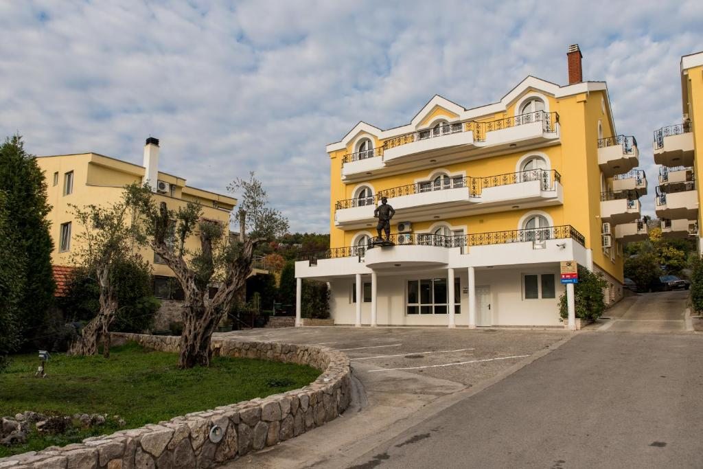 Hotel Crnogorska Kuća, Подгорица