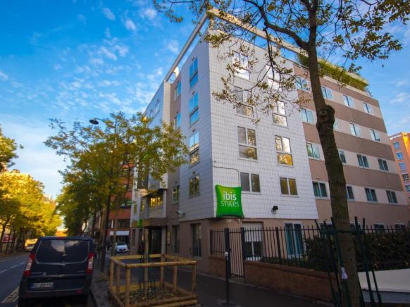 ibis Styles Paris Tolbiac Bibliotheque