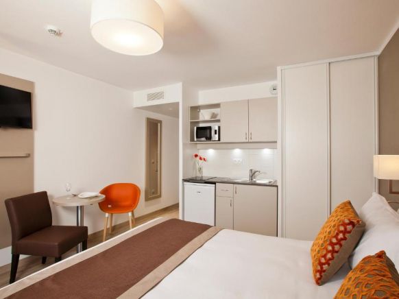 Residhome Paris Rosa Parks, Париж