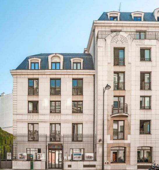 Adveniat Paris, Париж