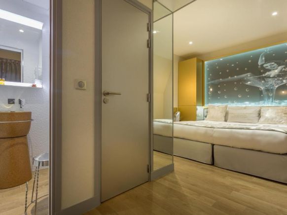 Hotel Les Bulles De Paris