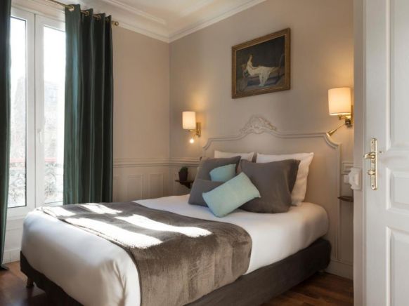 Hôtel De La Porte Dorée